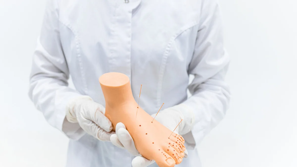 Charcot Foot Warning Signs in Diabetic Neuropathy: What to Watch For