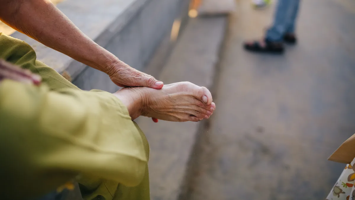 B12 Deficiency and Burning Feet: When Your Stomach Is the Cause